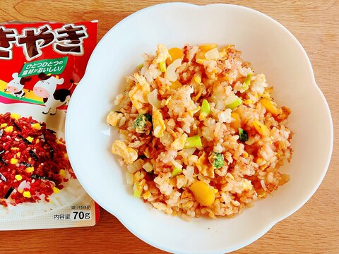 ブロッコリーとすきやきふりかけ入りチャーハン